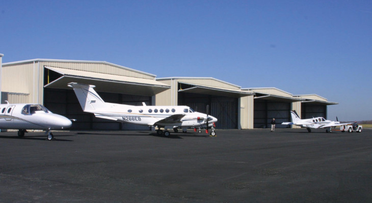 Airplane hangar buildings